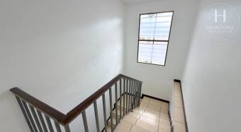 Se Vende Casa en Residencial El Pinar, San Pedro de Montes de Oca 3 Habitaciones más Ofici