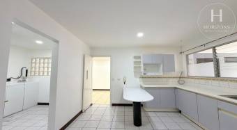 Se Vende Casa en Residencial El Pinar, San Pedro de Montes de Oca 3 Habitaciones más Ofici