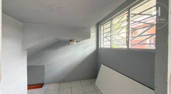 Se Vende Casa en Residencial El Pinar, San Pedro de Montes de Oca 3 Habitaciones más Ofici