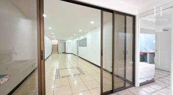 Se Vende Casa en Residencial El Pinar, San Pedro de Montes de Oca 3 Habitaciones más Ofici