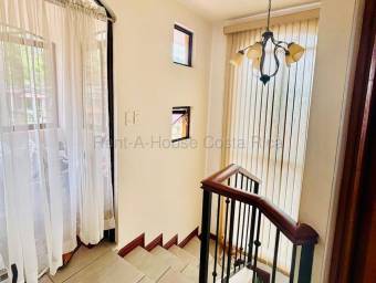 Se vende casa en Tirrases Curridabat 27-312