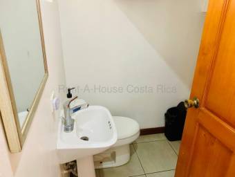 Se vende casa en Tirrases Curridabat 27-312