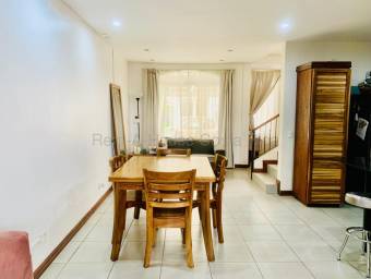 Se vende casa en Tirrases Curridabat 27-312