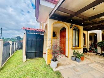 Se vende casa en Tirrases Curridabat 27-312