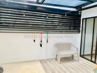 Se vende casa en Tirrases Curridabat 27-312