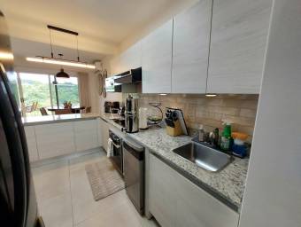 Se vende casa en Colón Mora 27-79