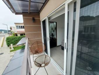Se vende casa en Colón Mora 27-79