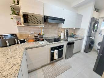 Se vende casa en Colón Mora 27-79