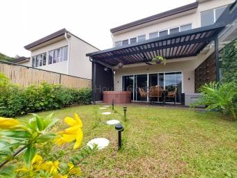 Se vende casa en Colón Mora 27-79
