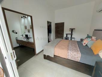 Se vende casa en Colón Mora 27-79