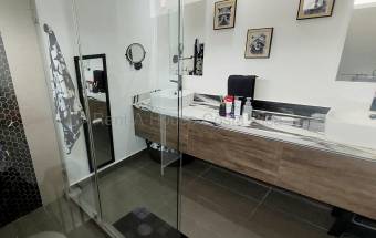 Se vende casa en Colón Mora 27-79