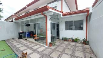Se vende casa en Colón Mora 26-2134