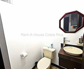 Se vende casa en Colón Mora 26-2134