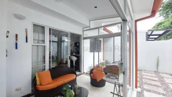 Se vende casa en Colón Mora 26-2134