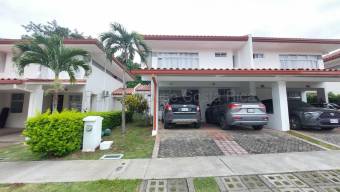 Se vende casa en Colón Mora 26-2134