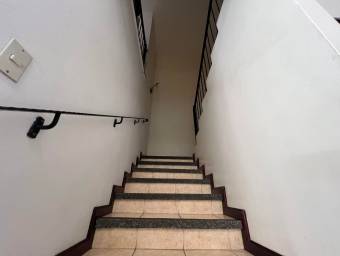 Se vende casa en Mora Colón 26-1021