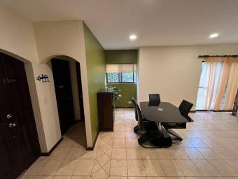 Se vende casa en Mora Colón 26-1021