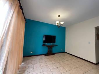 Se vende casa en Mora Colón 26-1021