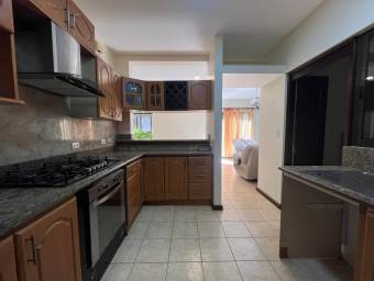 Se vende casa en Mora Colón 26-1021