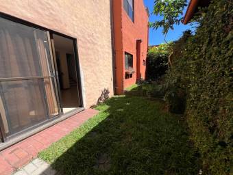 Se vende casa en Mora Colón 26-1021