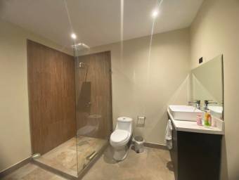 Se vende casa en Colón Mora 26-521