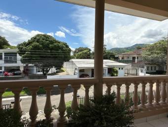 Se vende casa en Colón Mora 26-1684