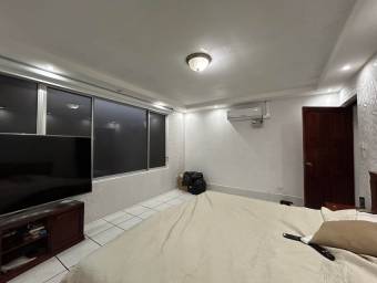 Se vende casa en Colón Mora 24-901