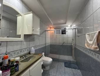 Se vende casa en Colón Mora 24-901