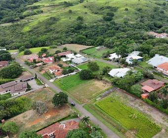 Lote plano de 1,227 m2 a la venta en Residencial Quintas El Dorado en La Guacima, Alajuela.