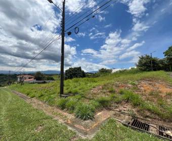 Lote plano de 1,227 m2 a la venta en Residencial Quintas El Dorado en La Guacima, Alajuela.