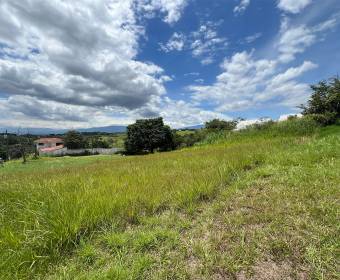 Lote plano de 1,227 m2 a la venta en Residencial Quintas El Dorado en La Guacima, Alajuela.