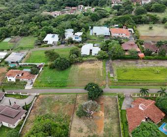 Lote plano de 1,227 m2 a la venta en Residencial Quintas El Dorado en La Guacima, Alajuela.