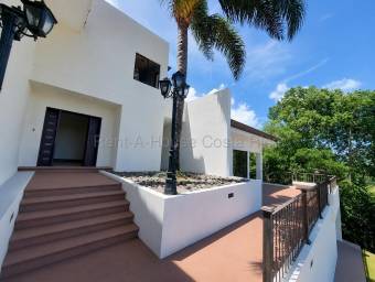 Venta de casa de lujo con piscina y entorno natural en Ciudad Colón #27-325 GS