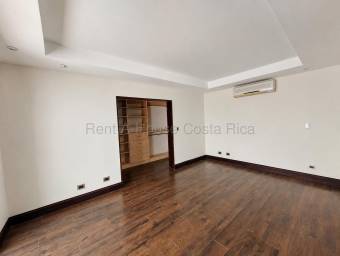 Venta de casa de lujo con piscina y entorno natural en Ciudad Colón #27-325 GS