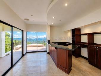 Venta de casa de lujo con piscina y entorno natural en Ciudad Colón #27-325 GS