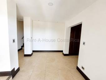 Venta de casa de lujo con piscina y entorno natural en Ciudad Colón #27-325 GS