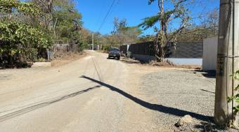 Lote cerca de Playa Grande  Permiso de Construcción Aprobado  Uso Mixto