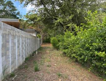 Lote cerca de Playa Grande  Permiso de Construcción Aprobado  Uso Mixto