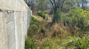Lote cerca de Playa Grande  Permiso de Construcción Aprobado  Uso Mixto