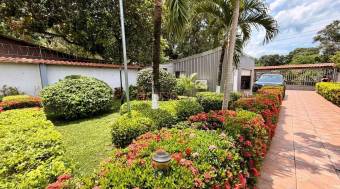Venta de casa con piscina, rancho y estudio para generar ingresos #27-288 GS
