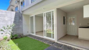 Venta de casa contemporánea en condominio privado #27-316 GS