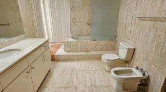 Venta de amplio apartamento con gran potencial de remodelación #27-315 GS