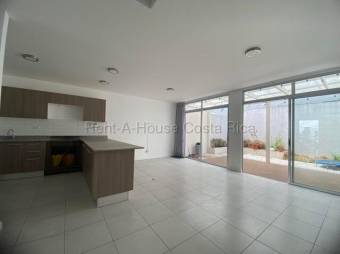 Se alquila casa en San Miguel Santo Domingo 27-279