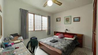 Venta de casa esquinera de una planta con jardín #27-289 GS
