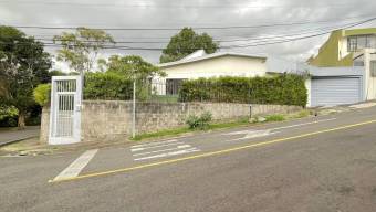 Venta de casa esquinera de una planta con jardín #27-289 GS