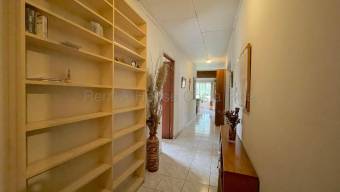 Venta de casa esquinera de una planta con jardín #27-289 GS