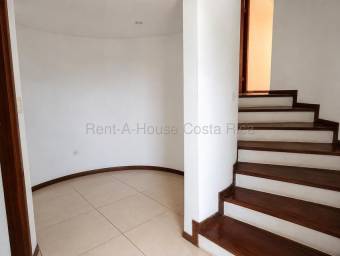 Se alquila casa en Escazú Centro 27-142