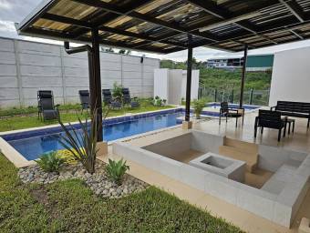 Se vende casa en San Pablo Heredia 27-258