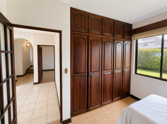 Single-story house for sale in the Las Vueltas condominium within Ciudad Hacienda Los Reyes in La Gu