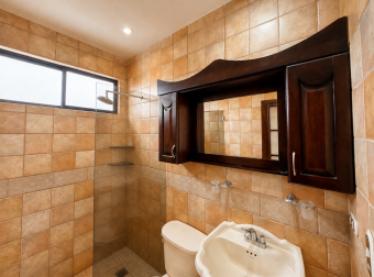Single-story house for sale in the Las Vueltas condominium within Ciudad Hacienda Los Reyes in La Gu